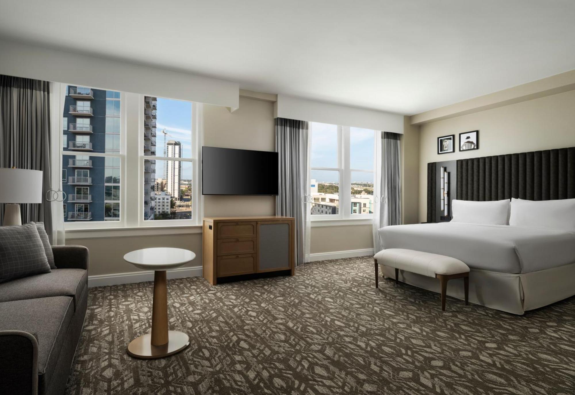 Flor Downtown, Tapestry Collection By Hilton Tampa