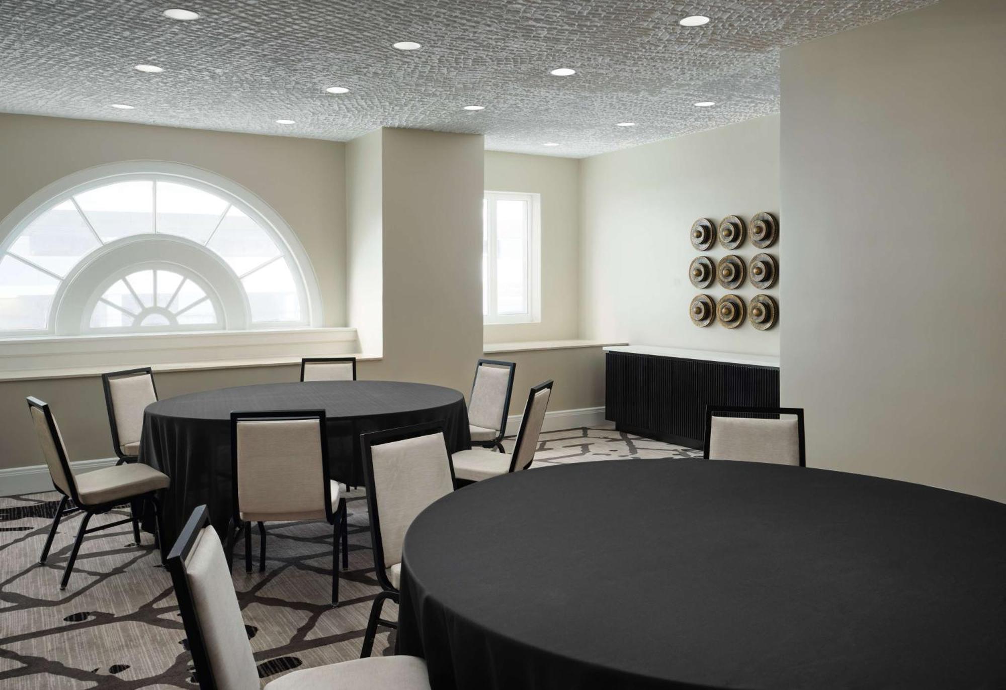 Flor Downtown, Tapestry Collection By Hilton Hotel Tampa